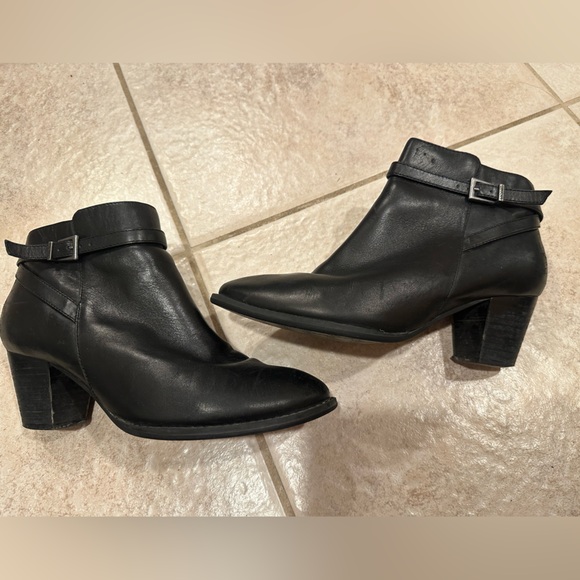 Vionic Leather Booties - Picture 1 of 8